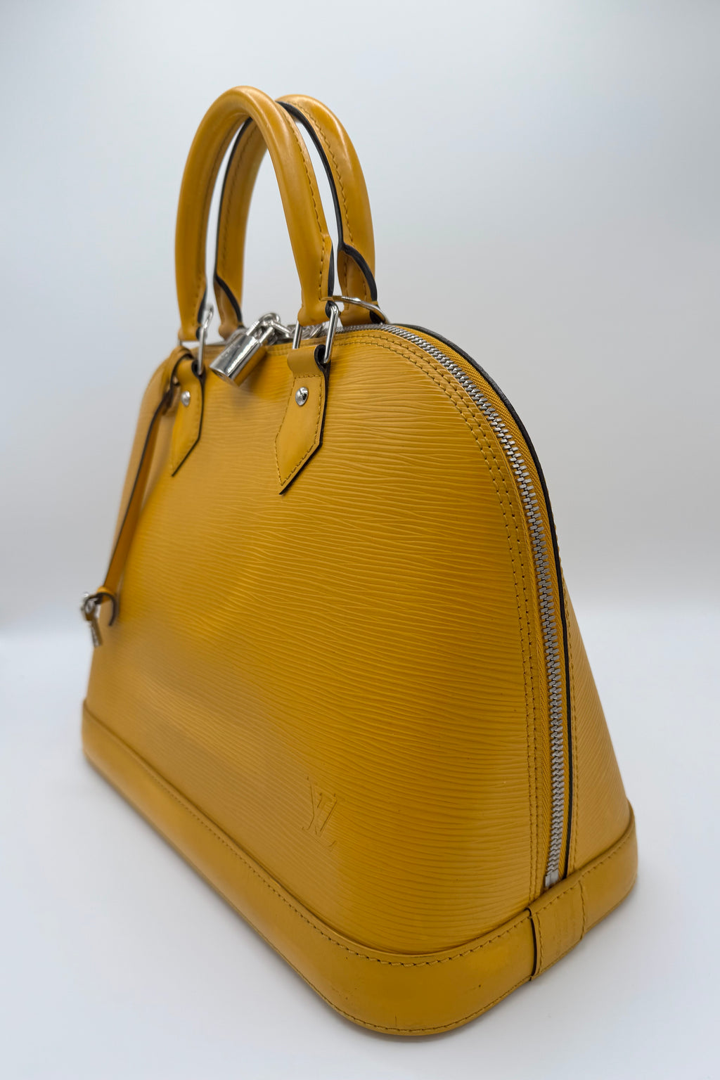 Louis Vuitton Alma PM Epi
