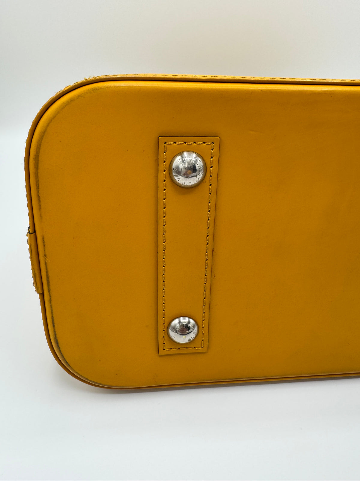 Louis Vuitton Alma PM Epi